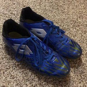 Mens’s soccer cleats size 9